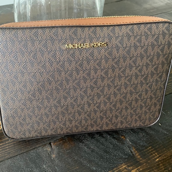 Brand new Michael Kors purse - Picture 1 of 2